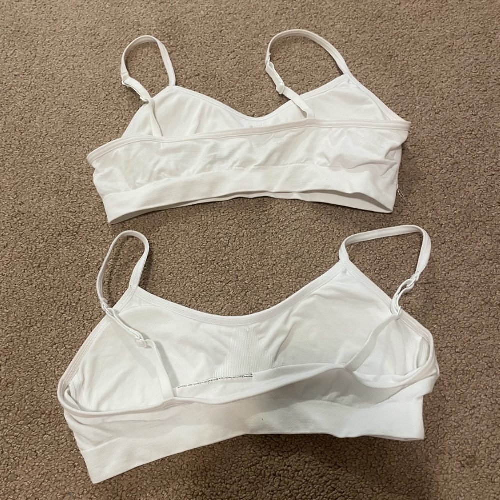 2 calvin klein bras - Picture 3 of 4